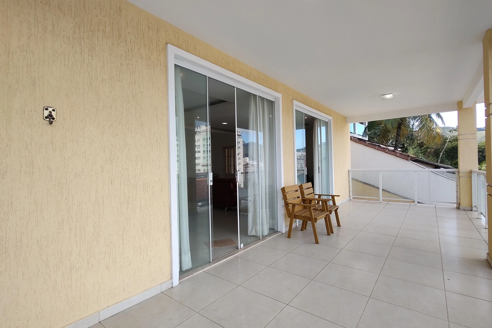 Vista a la montaña y 5 dormitorios: casa de 900 m² — photo 26