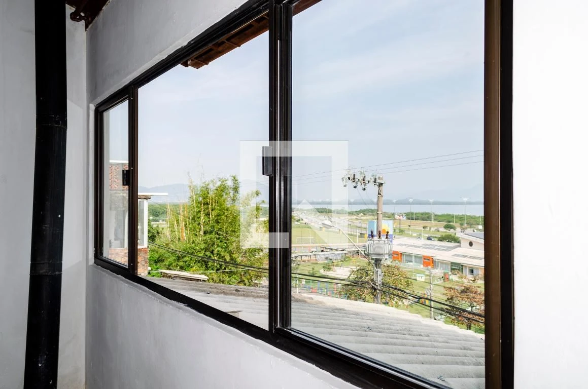 House, 100 m², with a water view