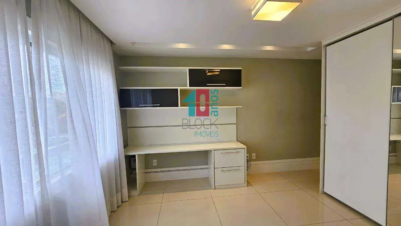 4-bedroom apartment with private garden and 364 m² — photo 32