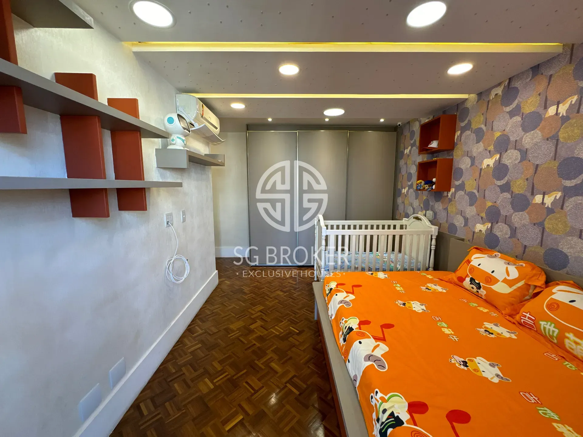 Furnished apartment with open-plan kitchen and 4 bedrooms — photo 43