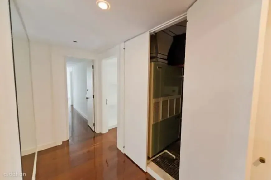 Apartment with 4 bedrooms, 5 bathrooms and 380 m² plus balcony — photo 3