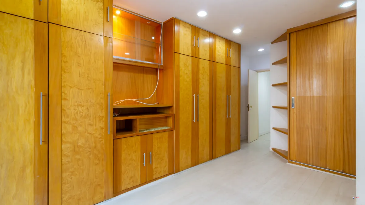 Панорамні вікна та 4 спальні: квартира 217 м² — photo 24