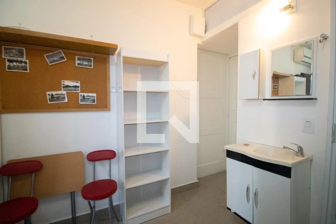 Furnished studio with 1 bedroom and 1 bathroom — photo 8