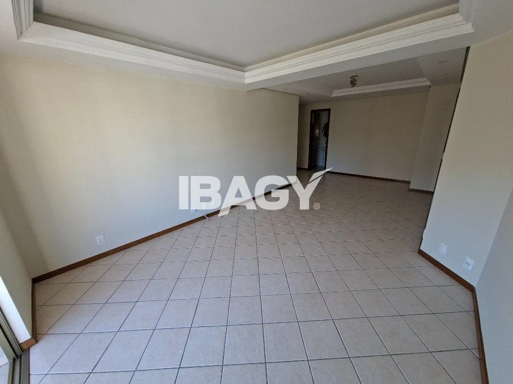 Apartamento de 4 dormitorios con 135 m² y 1 suite — photo 7