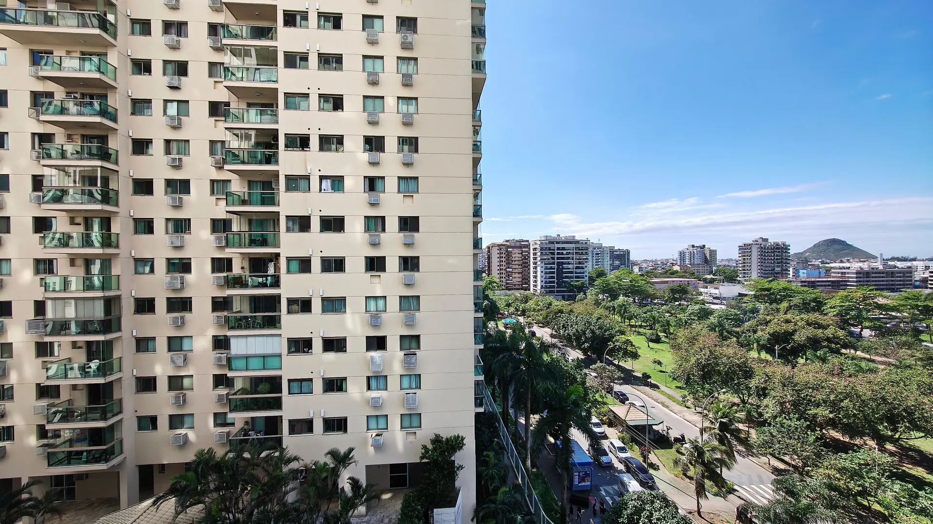 Rent-ready 2-bedroom apartment with balcony — photo 8