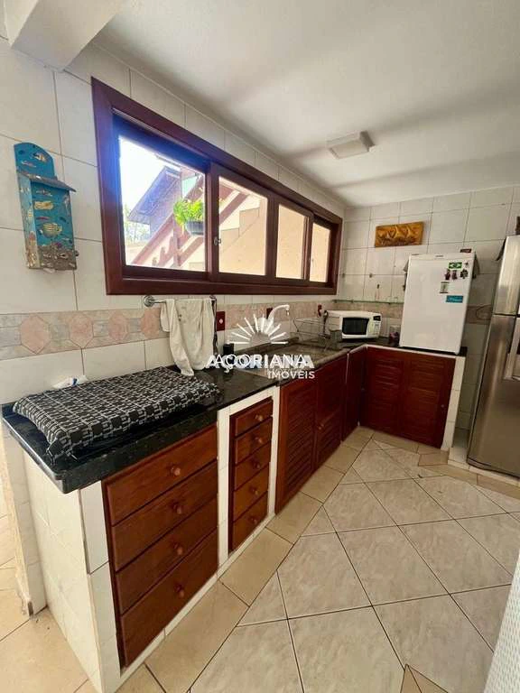 Casa con 3 dormitorios y 3 baños con 4 plazas de aparcamiento — photo 2