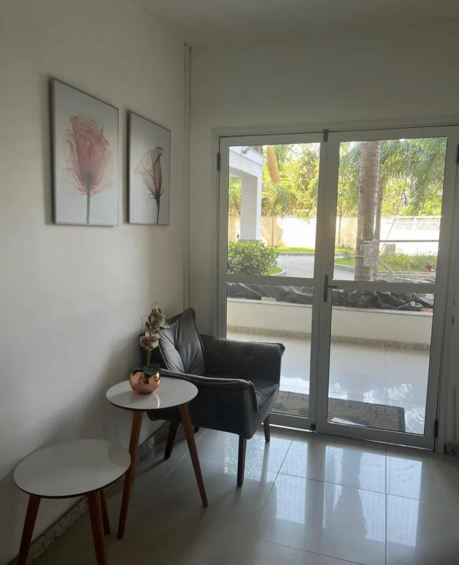 Mountain view in a 2-bedroom apartment, 48 m² — photo 5