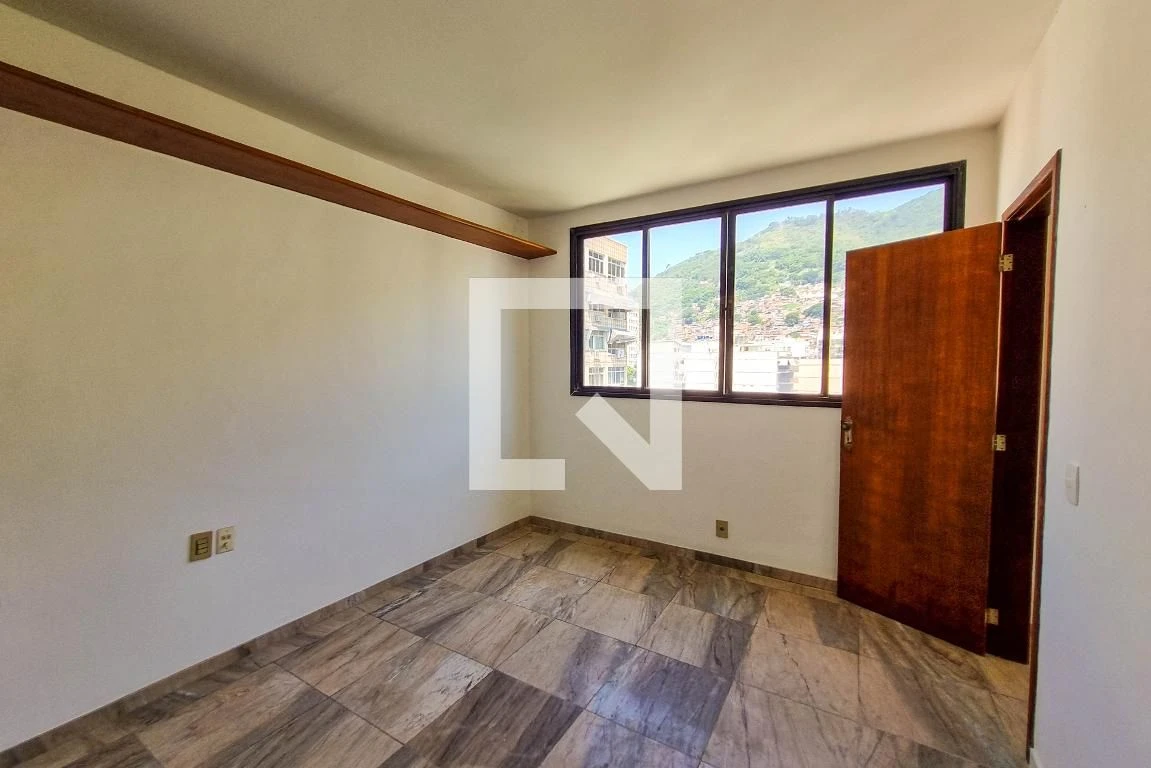 Home office in a 5-bedroom apartment, 127 m² — photo 17