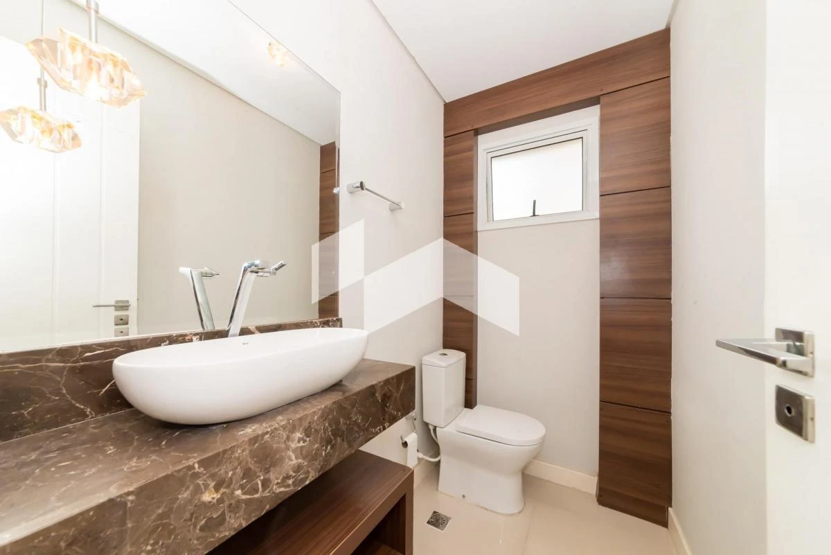 3-bedroom apartment in a building with a gym — photo 4