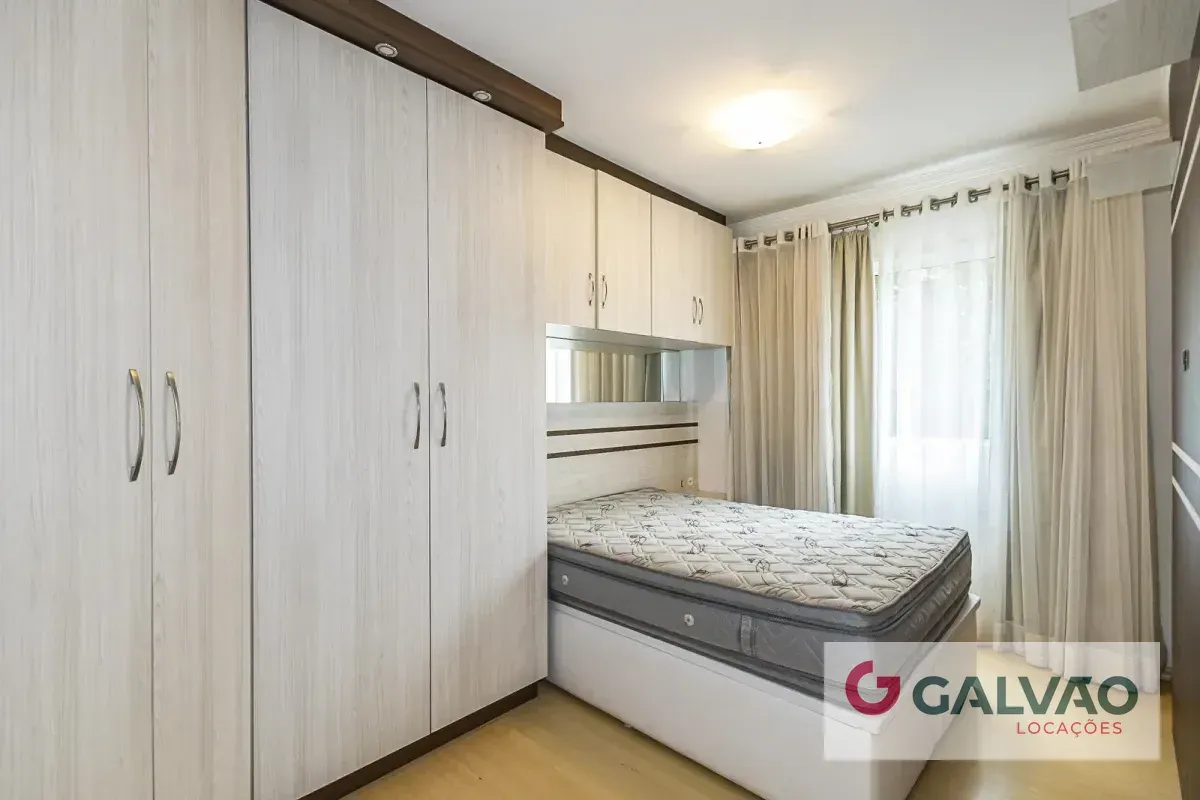 3-bedroom apartment in a building with a coworking space — photo 10