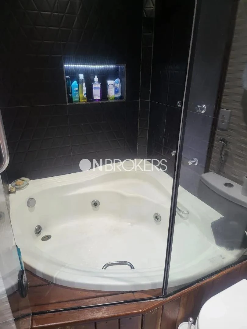 2-bedroom apartment in a building with a sauna — photo 5