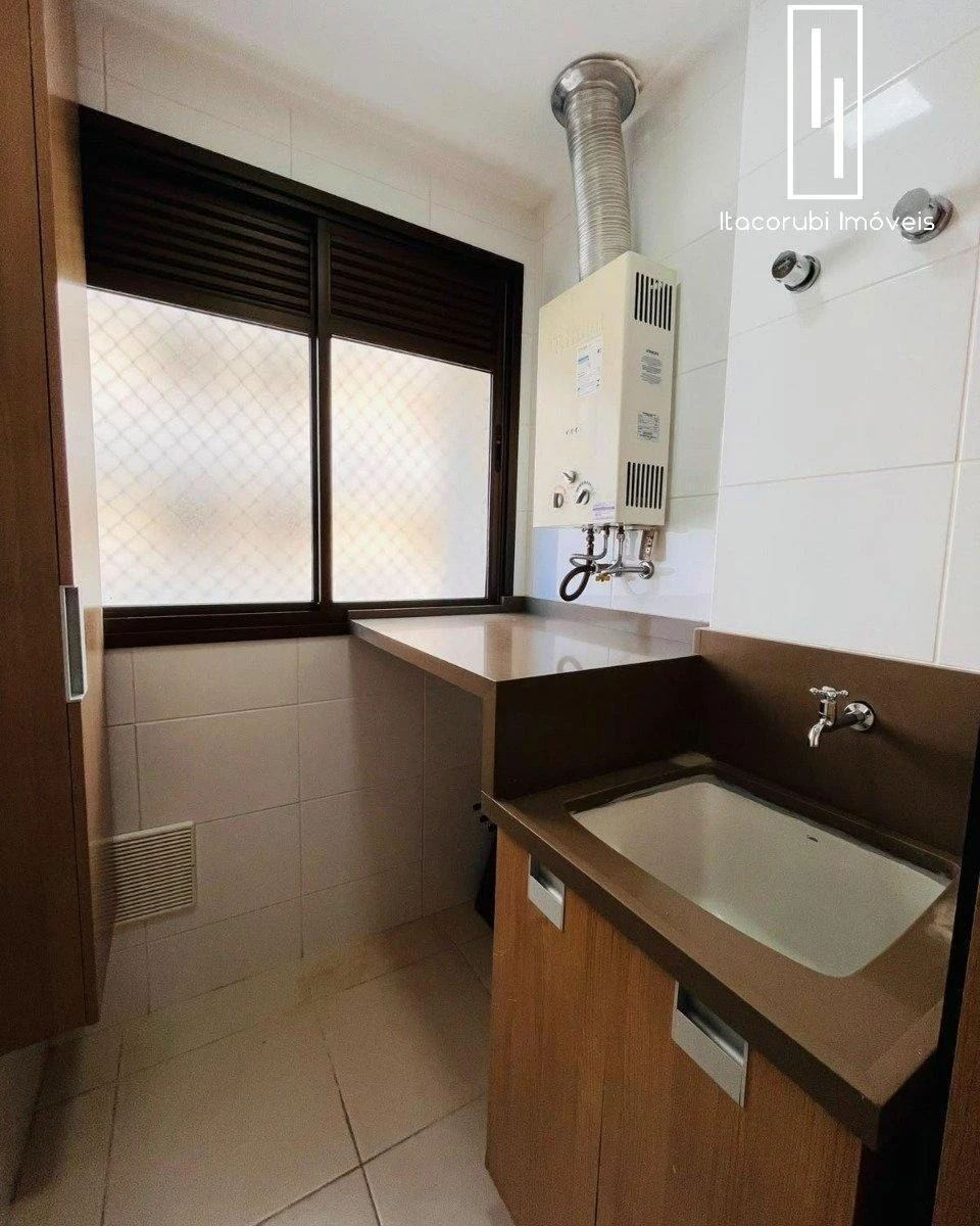 Home office in a 2-bedroom apartment, 66 m² — photo 9