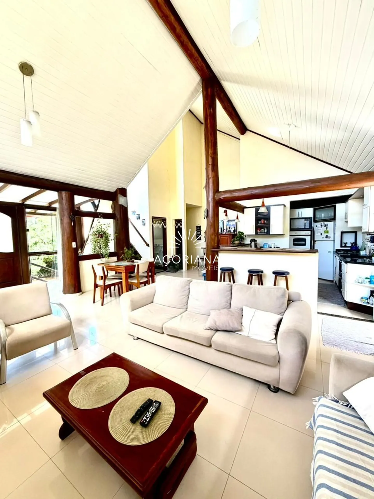 Floor-to-ceiling windows in a 3-bedroom house, 224 m² — photo 25
