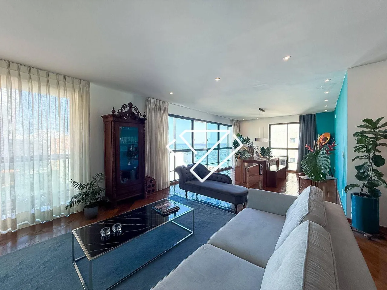 4-bedroom apartment with a separate kitchen and 250 m² — photo 7