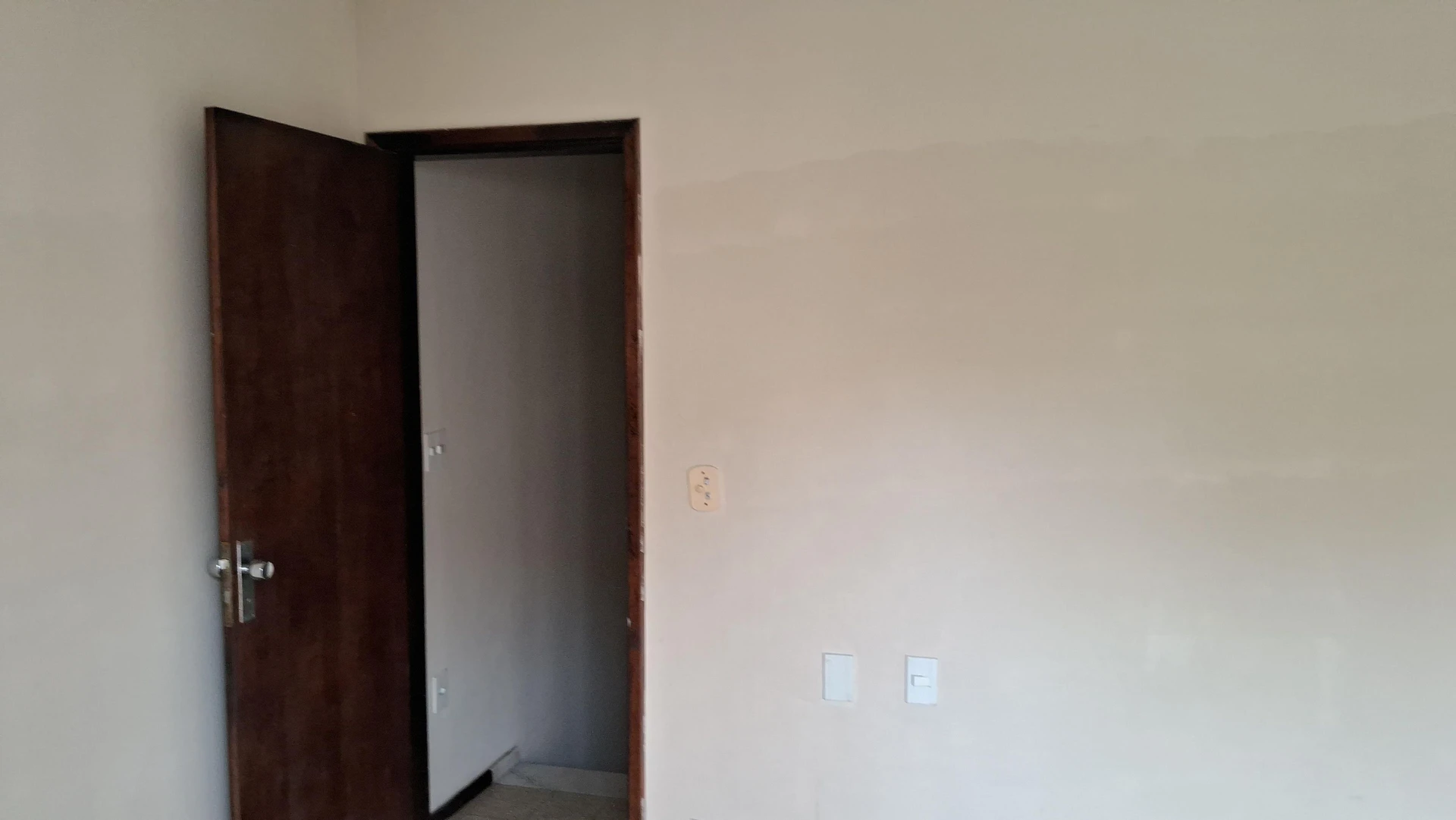 Unfurnished house with 6 bedrooms and private garden — photo 51