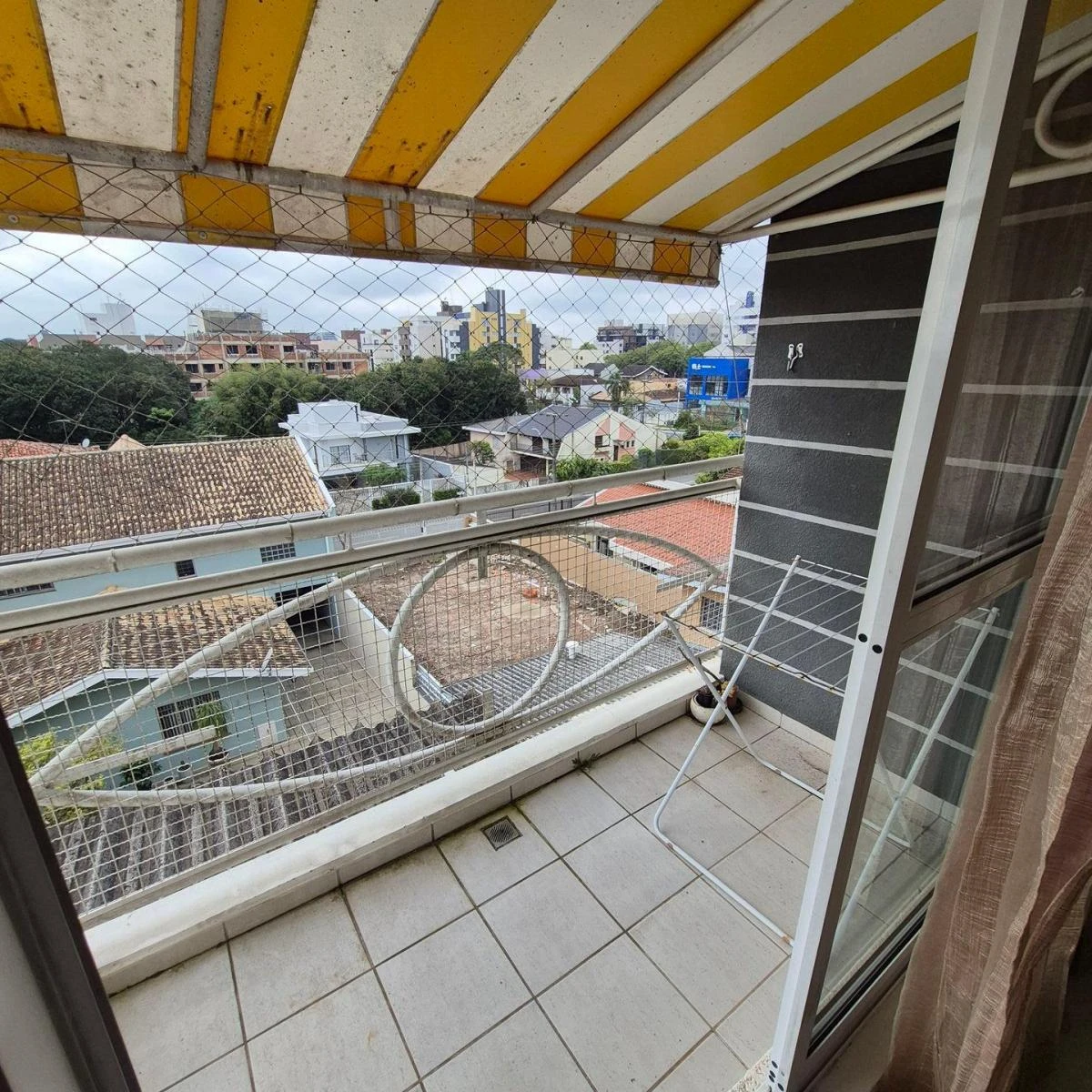 Furnished 3-bedroom apartment with covered parking — photo 14