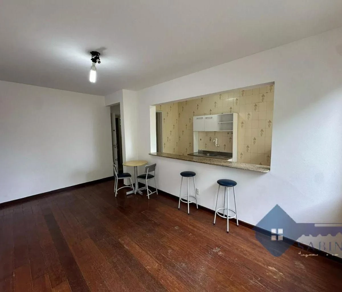 Деревянный пол или ламинат и 1 спальня: квартира 63 м² — photo 10