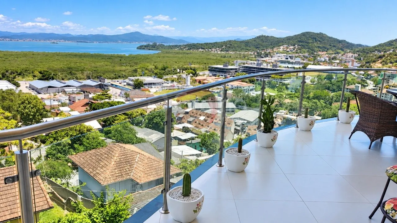 Casa de 4 dormitorios con vista al agua — photo 9