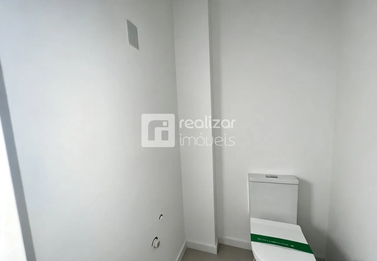 Glass-enclosed balcony in a 2-bedroom apartment, 70 m² — photo 11