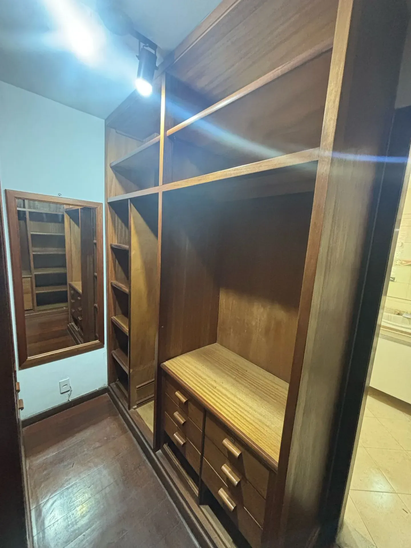 3-bedroom apartment with 5 bathrooms and a balcony — photo 17