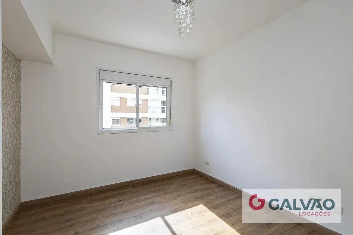 Apartment, 77 m², with wood or laminate floors — photo 44
