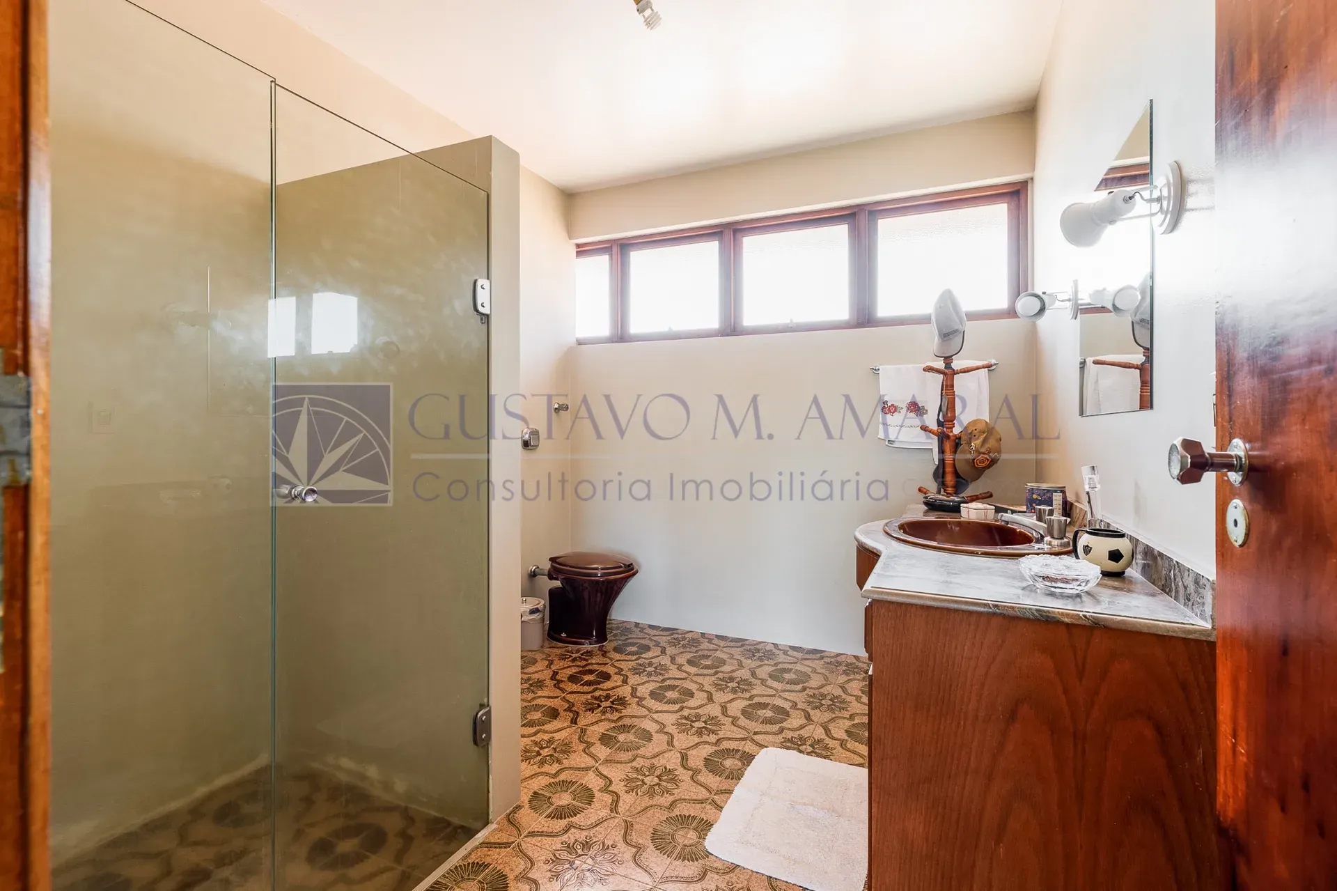380 m² house with a bathtub and floor-to-ceiling windows — photo 22