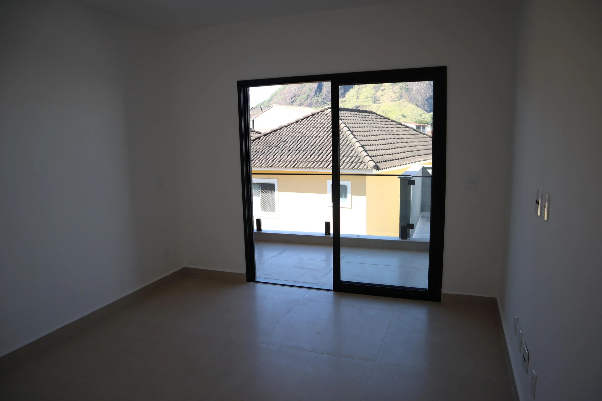 4-bedroom house with a grill on the balcony — photo 52