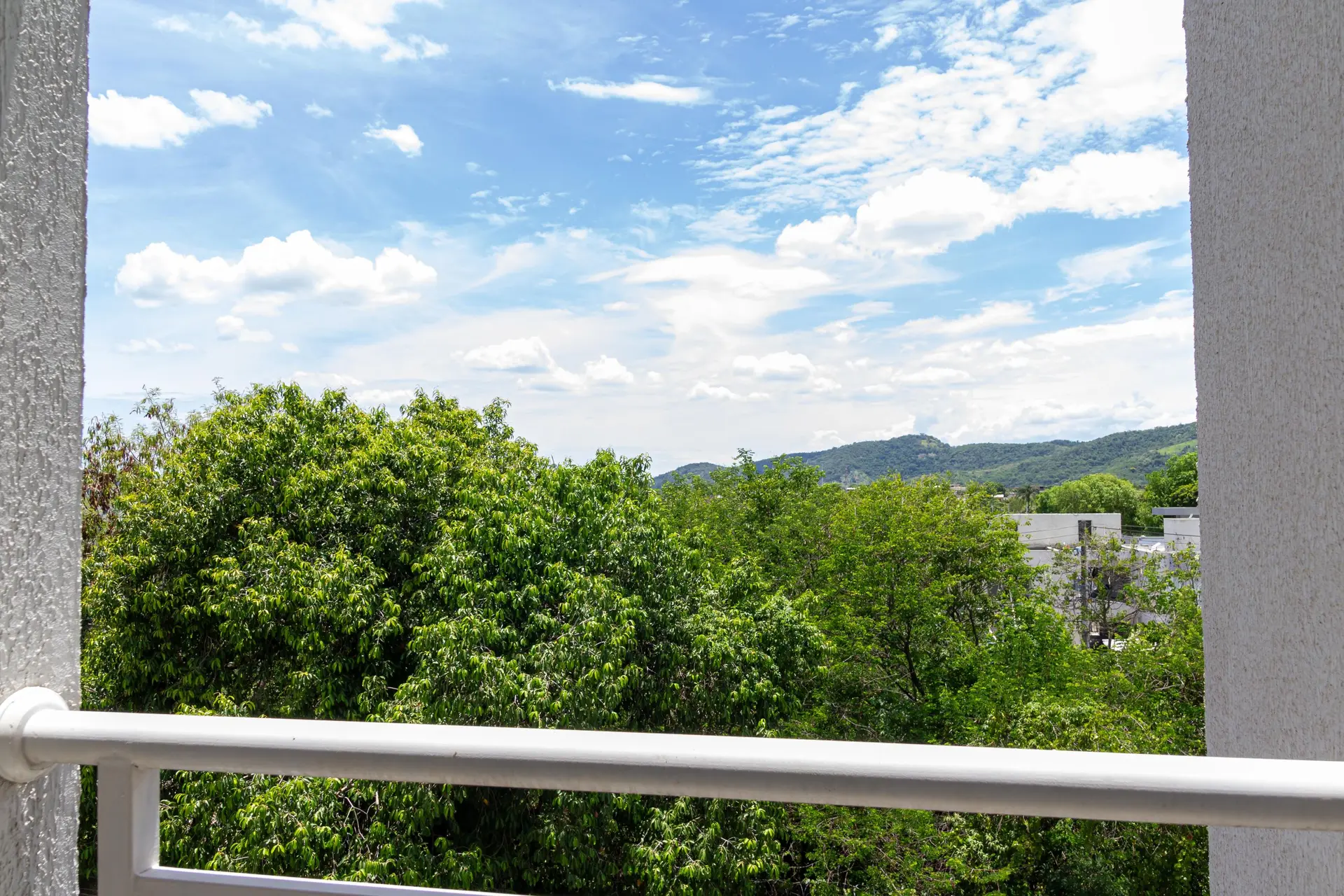 Rental apartment with 2 bedrooms and a balcony — photo 26