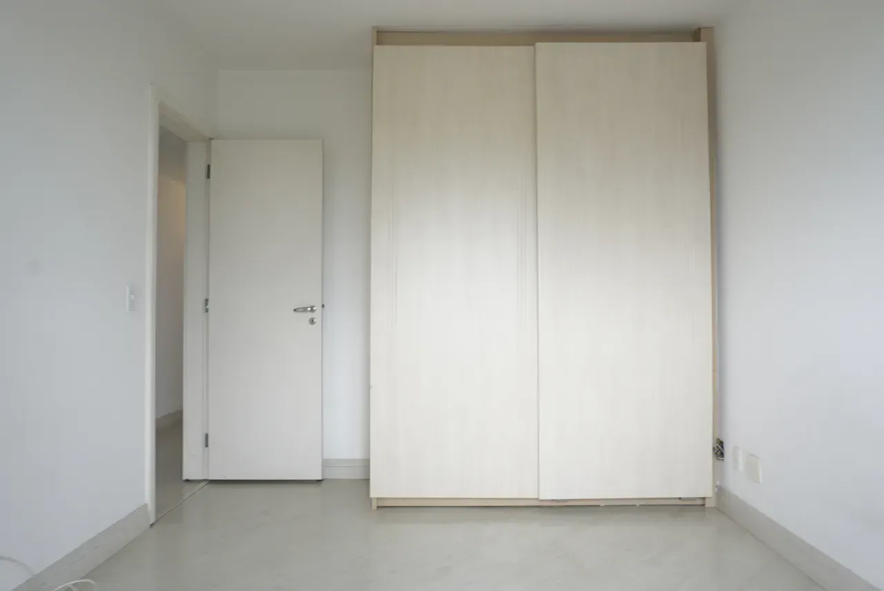 Unfurnished apartment with 4 bedrooms and 3 parking spots — photo 27