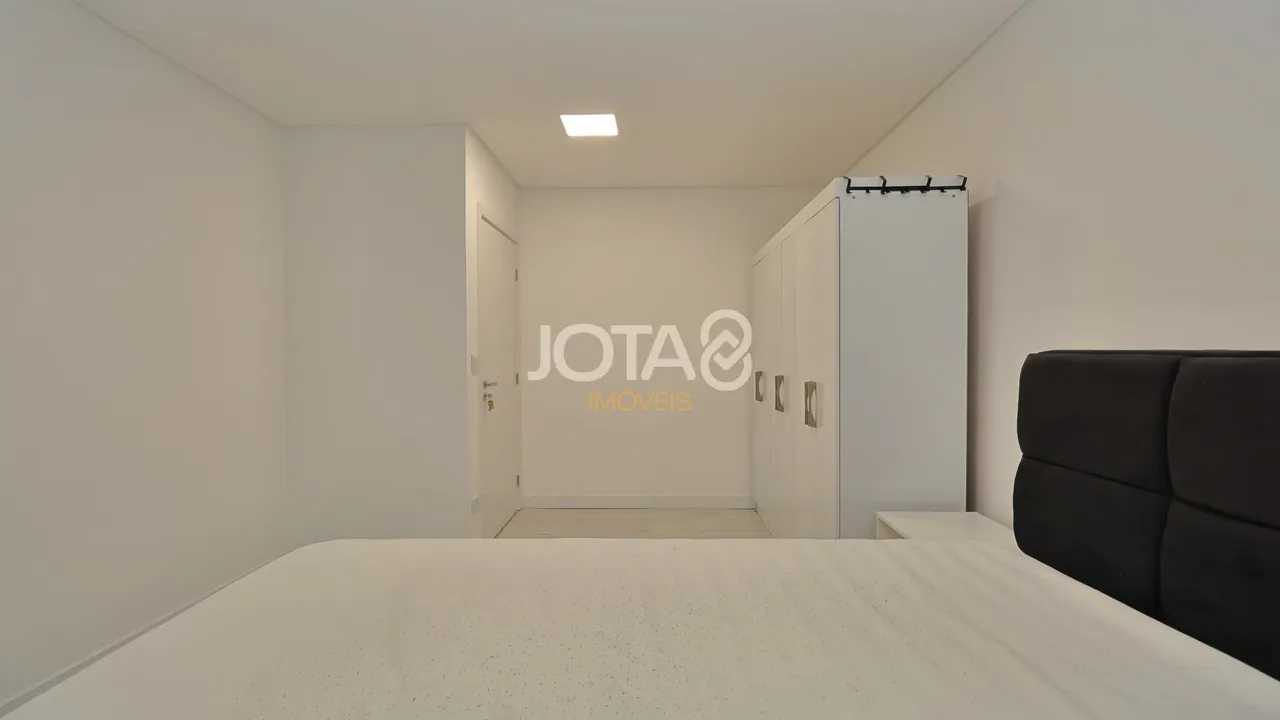 1-bedroom apartment with 66 m² and a balcony — photo 18