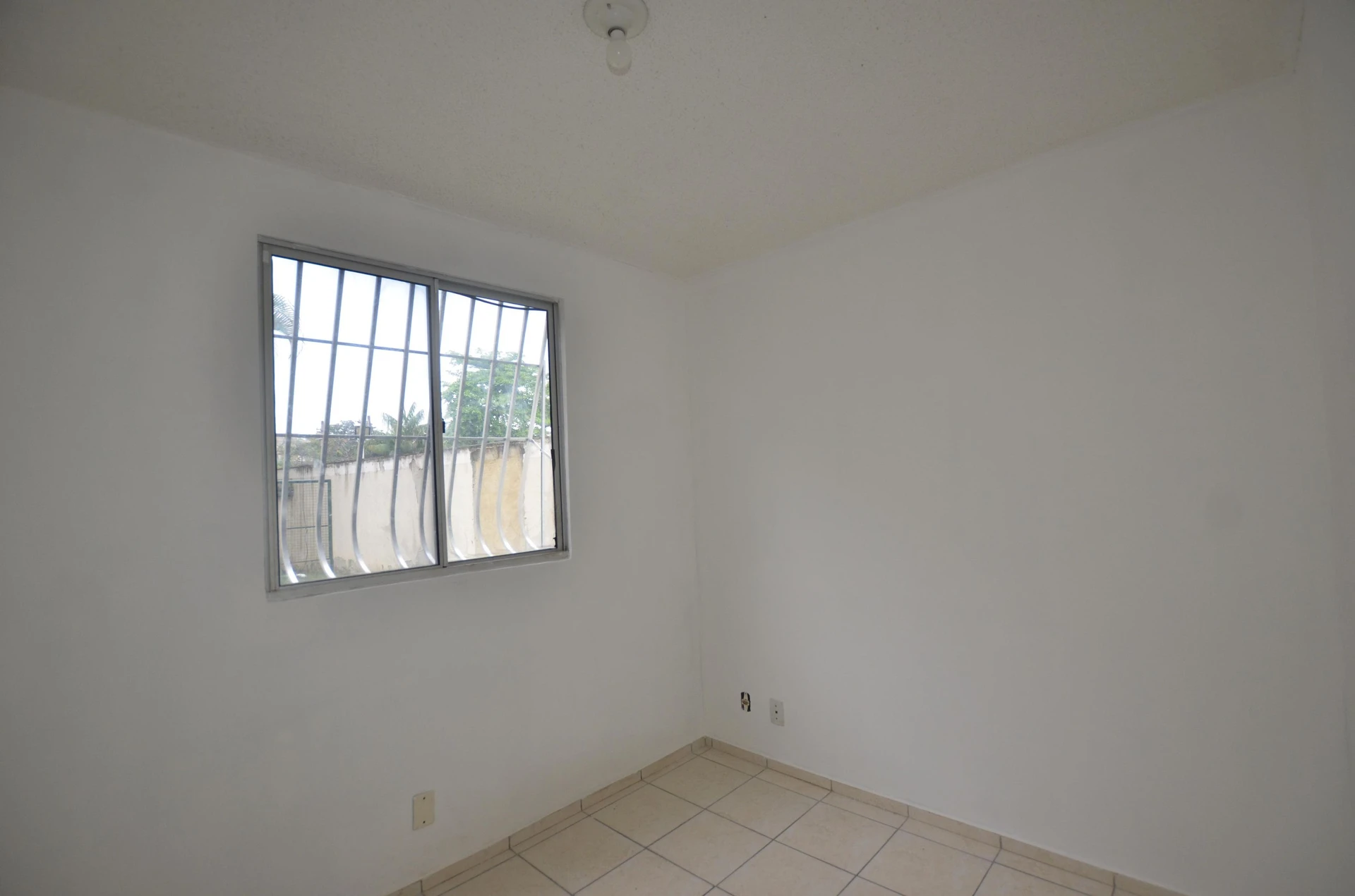 2-bedroom apartment with a private garden — photo 12