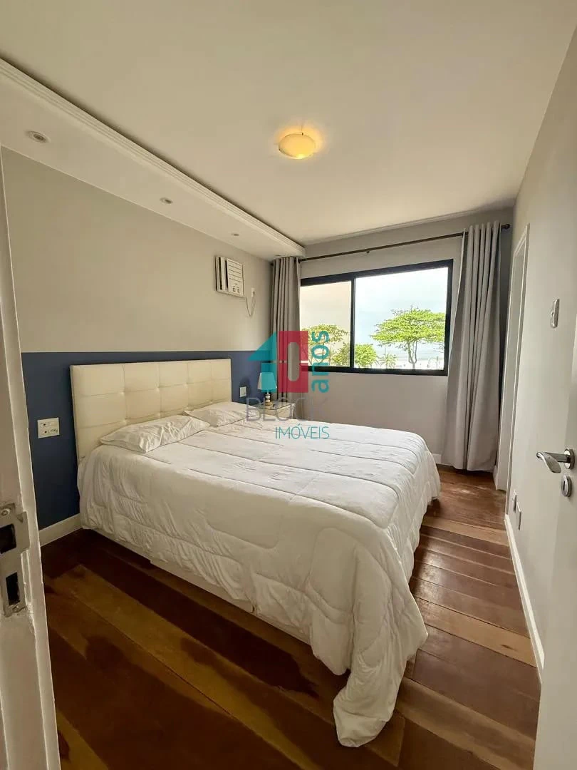 144 m² apartment with a home office and a water view — photo 18