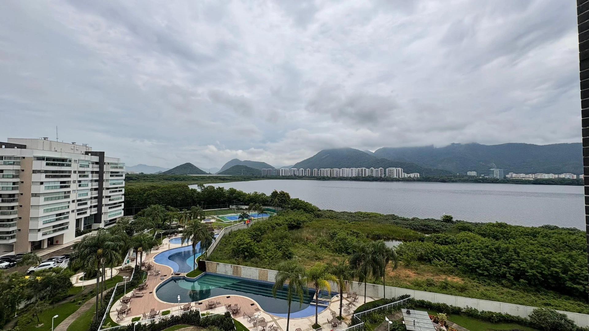 Water view in a 3-bedroom apartment, 85 m² — photo 38