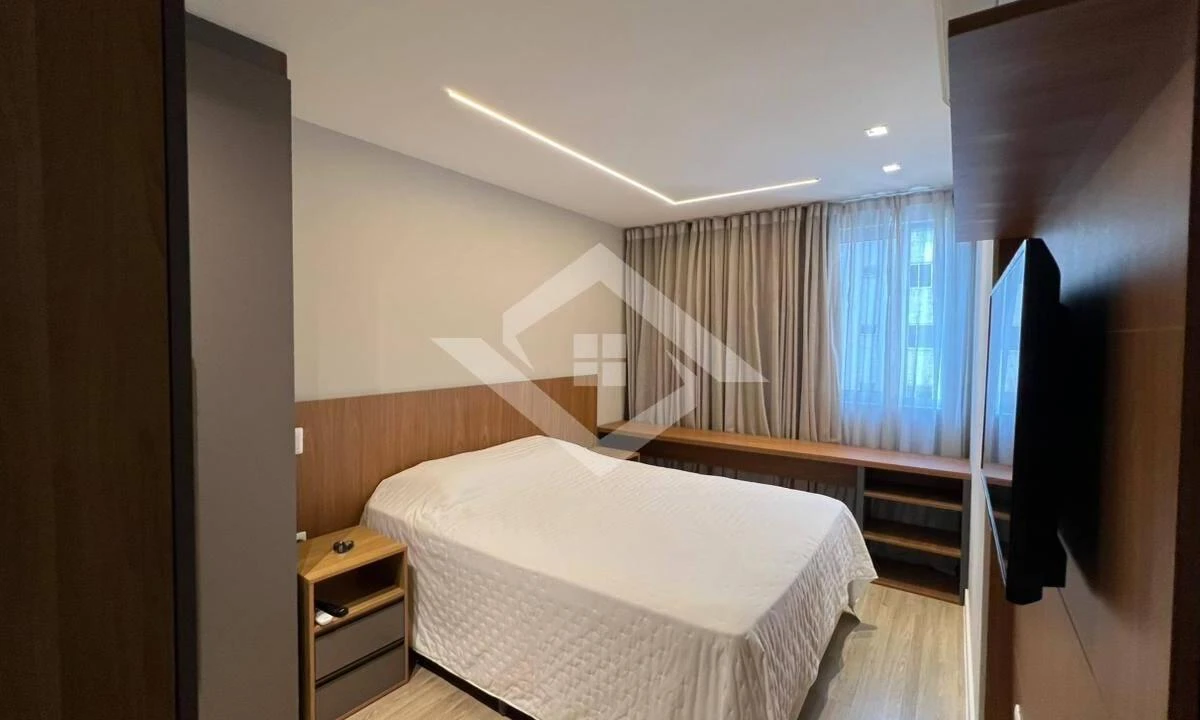 Furnished 2-bedroom apartment with glassed balcony — photo 3