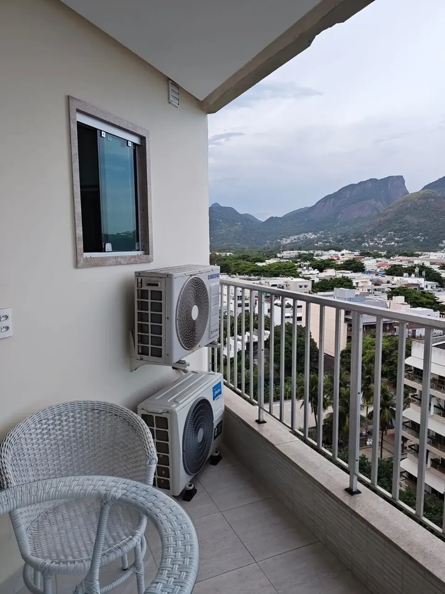 Furnished 1-bedroom apartment with 2 bathrooms — photo 26