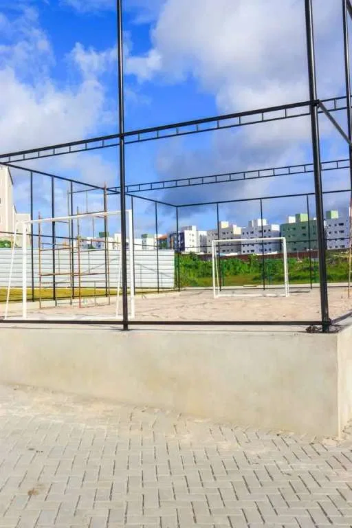 Apartamento com 2 quartos, suíte e varanda