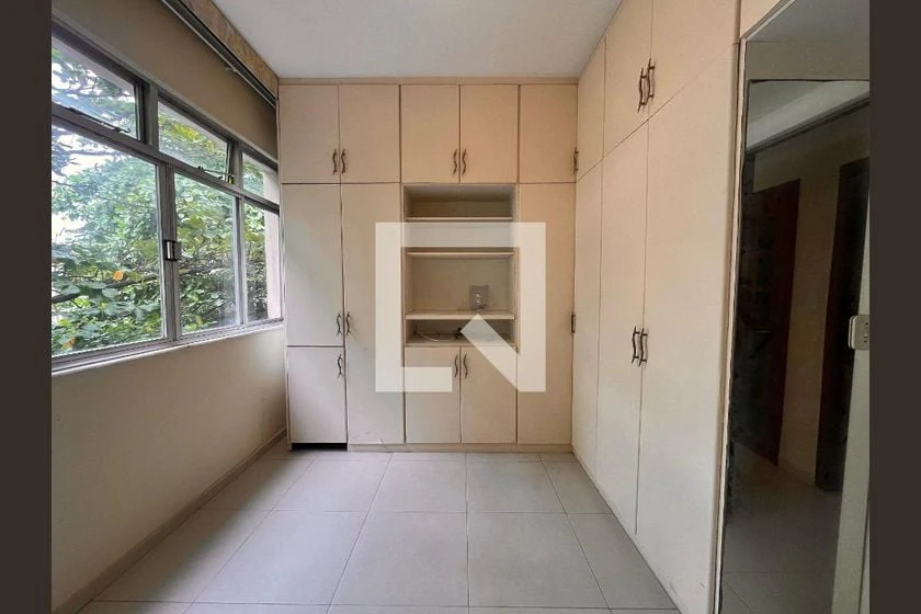 2-bedroom apartment in a building with a gym — photo 3