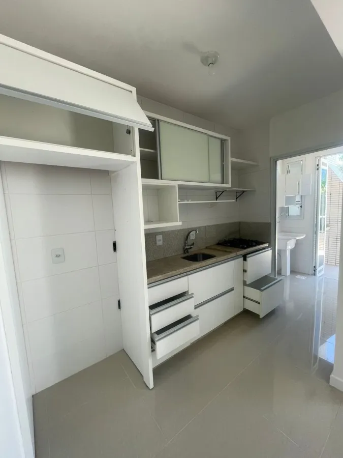 2-bedroom apartment, 1 with its own bathroom, 140 m² — photo 2