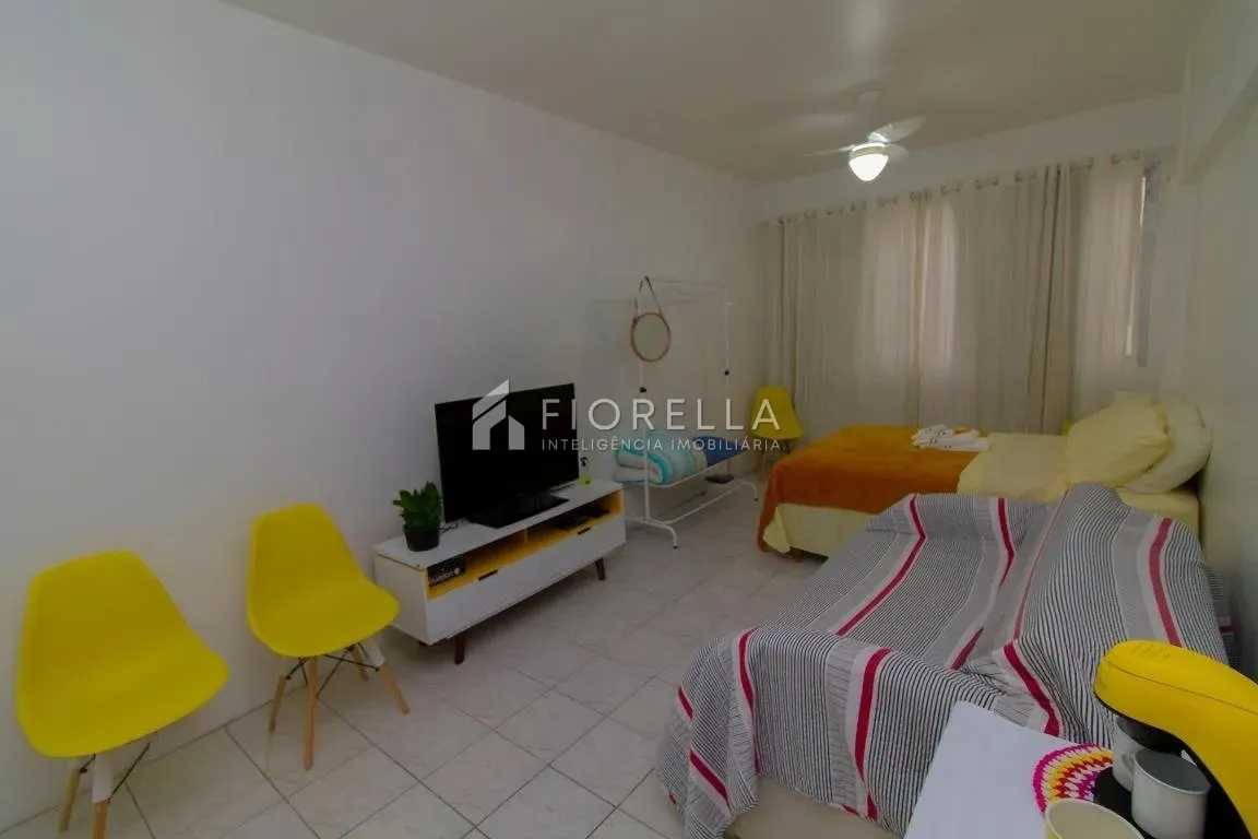 Furnished studio 35 m² with an open kitchen and gas stove — photo 6