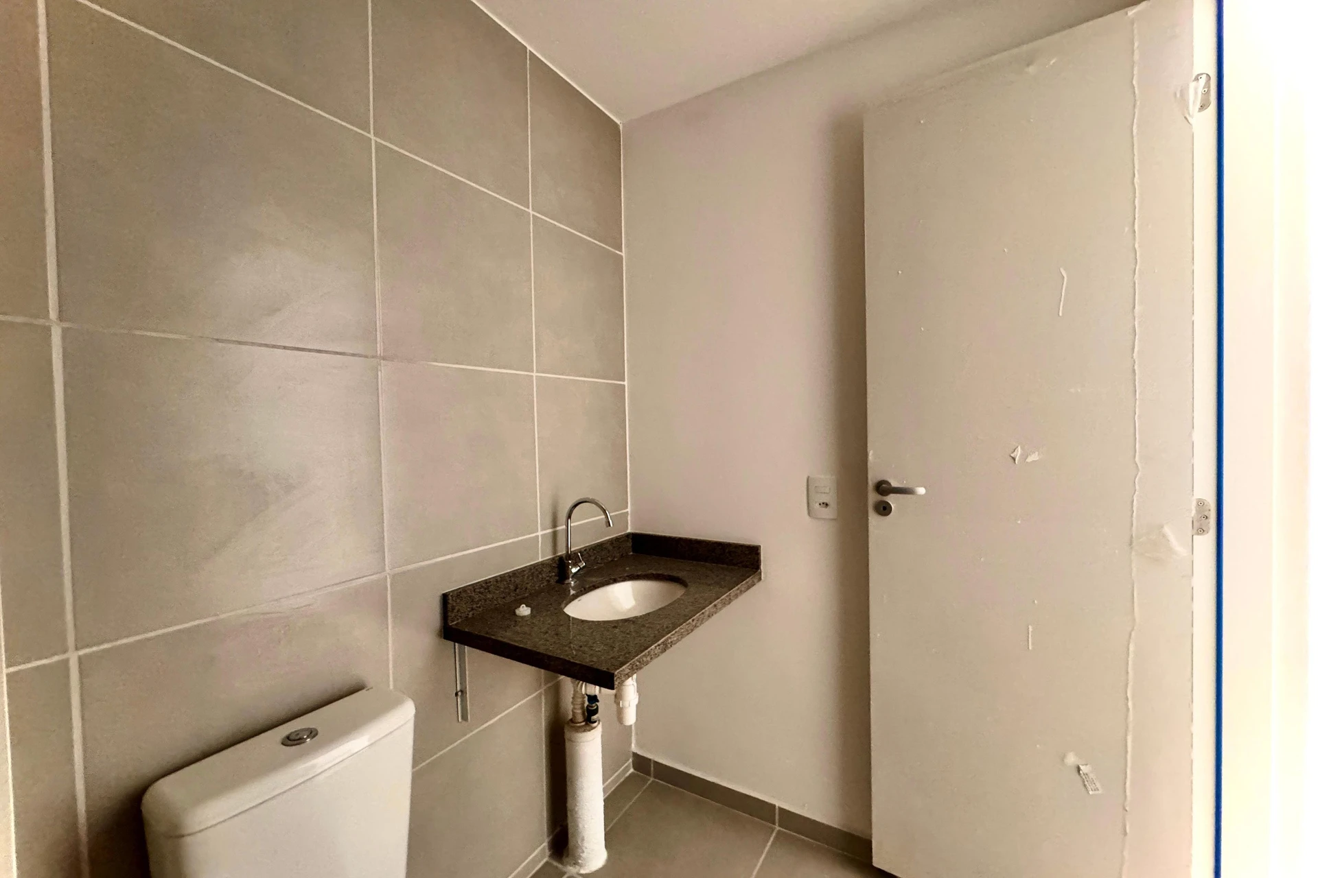 Apartment, 33 m², with a grill on the balcony — photo 12