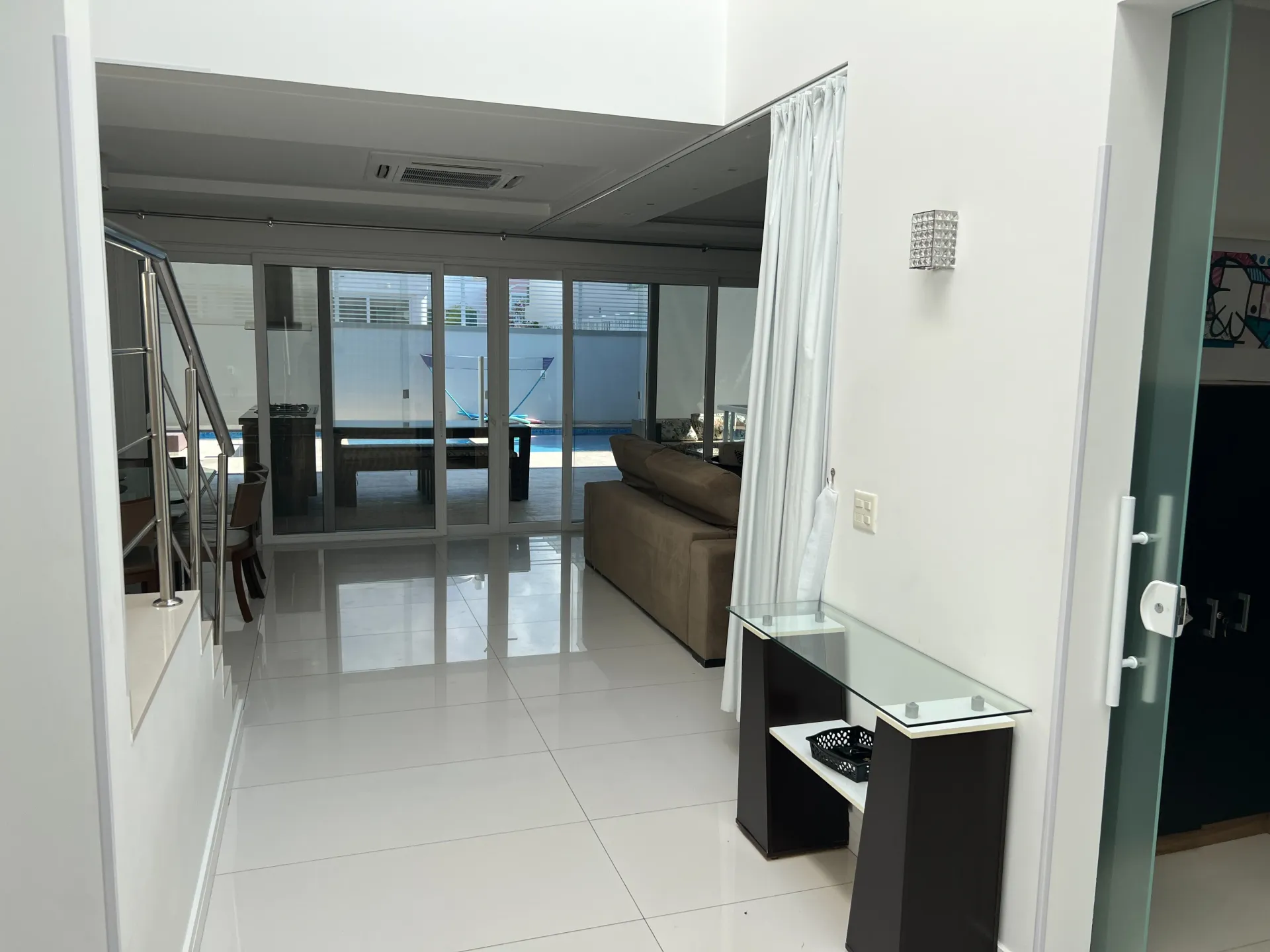 Furnished house with 6 en-suite bedrooms and private BBQ — photo 9