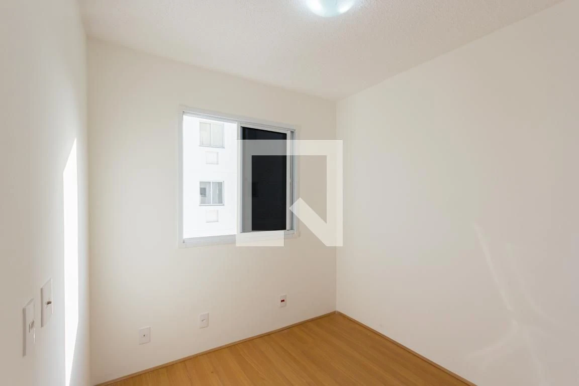 2-bedroom apartment with open-plan kitchen and living room — photo 18