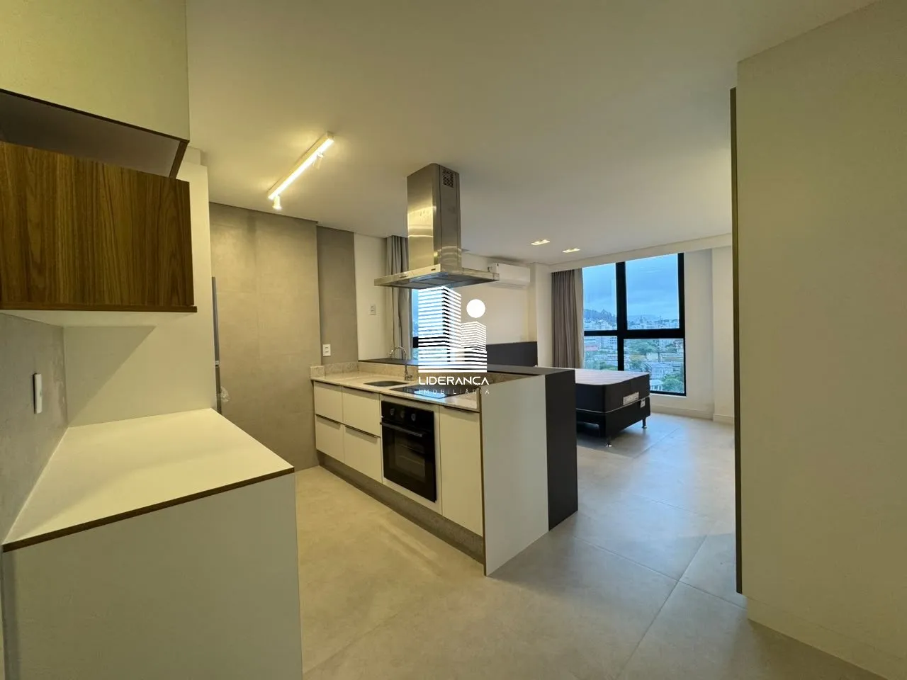 Studio on the 8th floor with a home office — photo 8