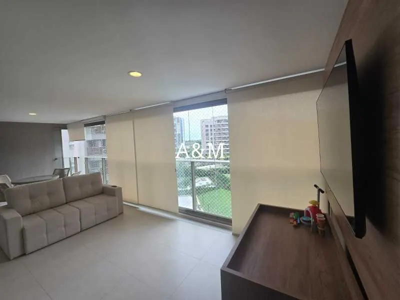 Furnished apartment with 3 bedrooms and 5 bathrooms — photo 17