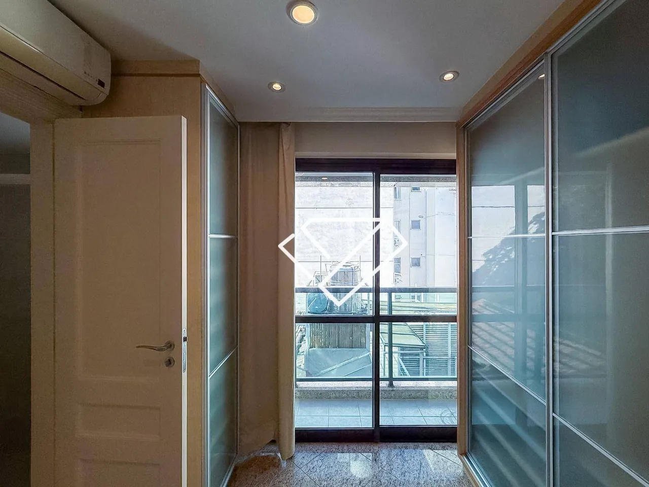 3-bedroom apartment with 165 m² and 3 parking spaces — photo 17