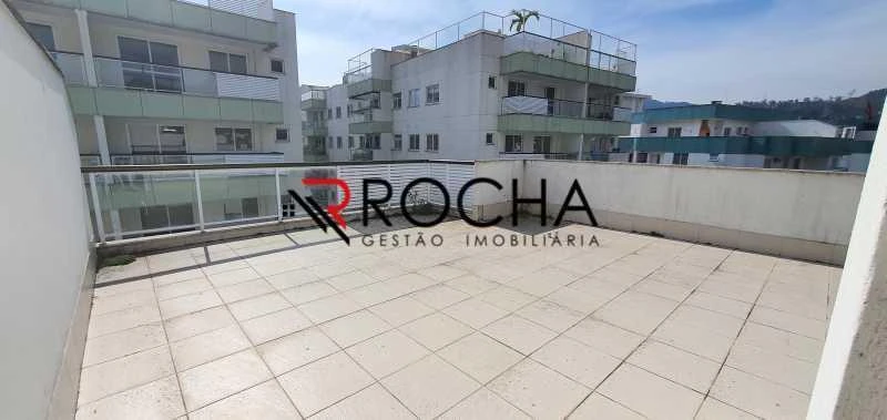 Furnished duplex penthouse with balcony and 3 en-suites — photo 7