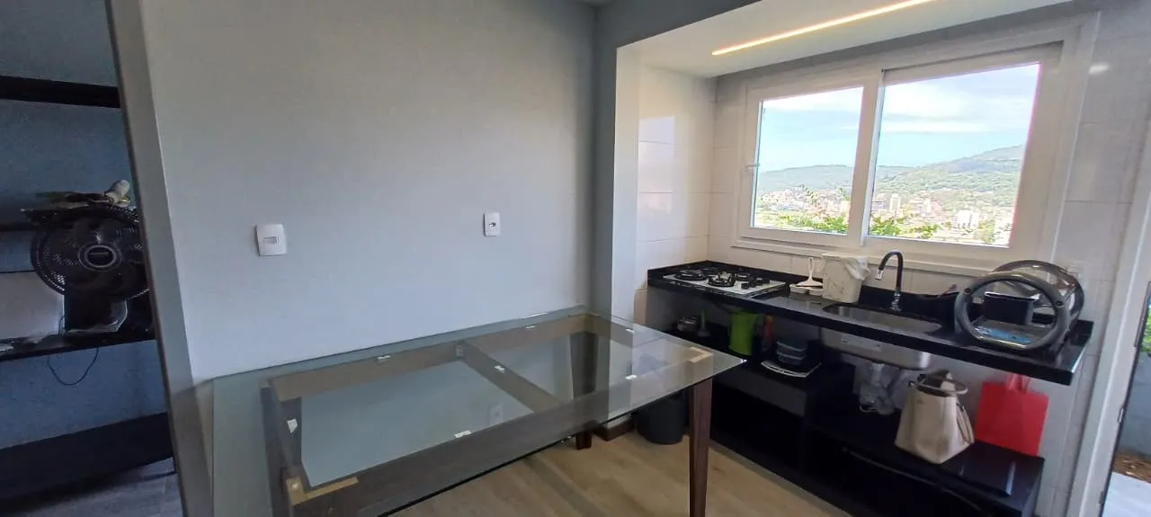 Apartamento mobiliado com 2 dormitórios e 2 banheiros
