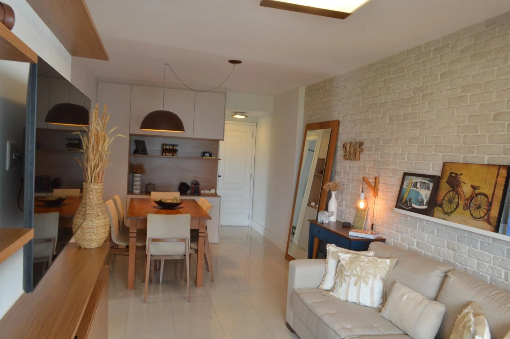Glass-enclosed balcony in a 3-bedroom apartment, 85 m² — photo 18