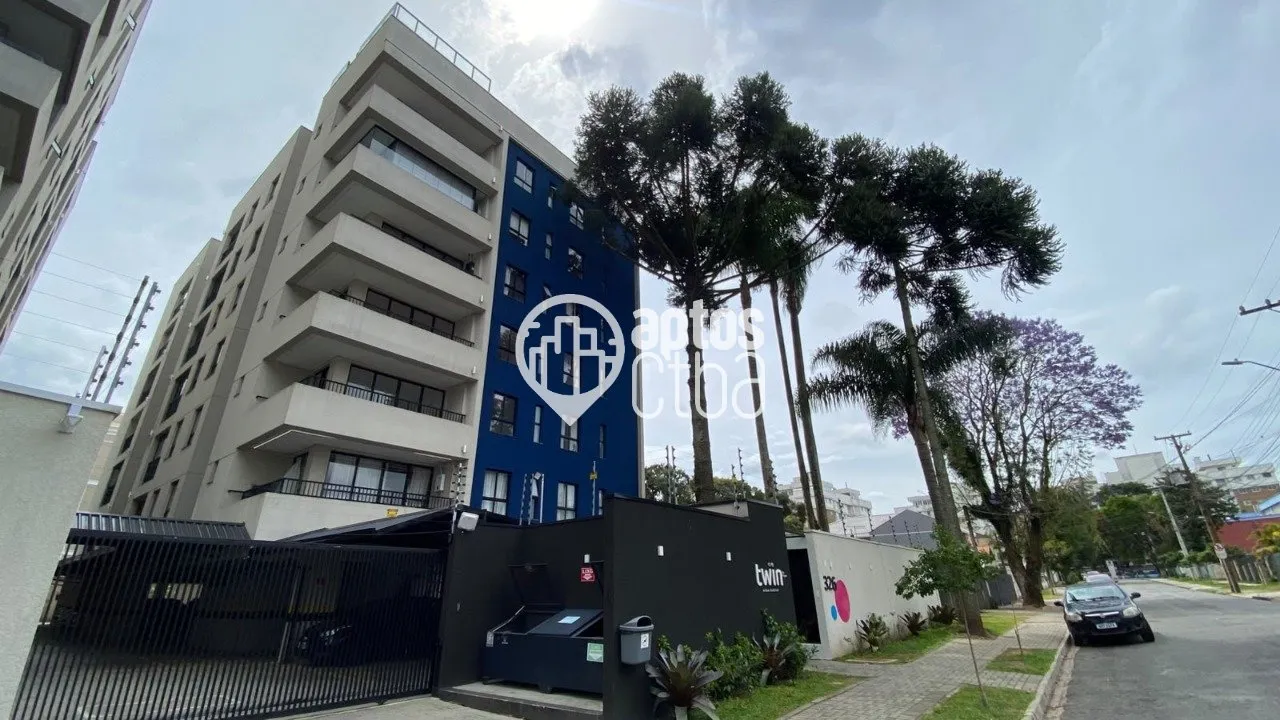 One-bedroom apartment in a building with a gym — photo 4
