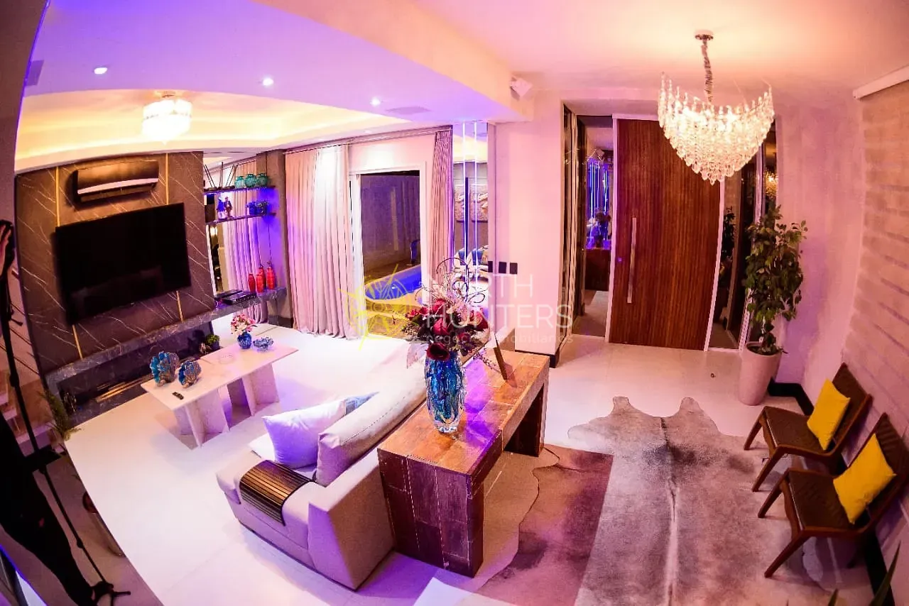 Casa con 5 dormitorios y cocina de concepto abierto — photo 26